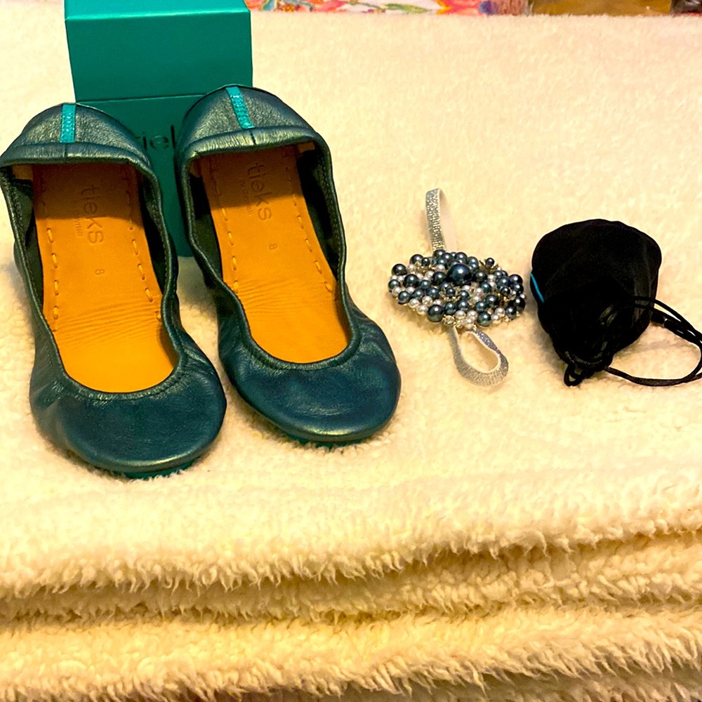NWT Tieks size 8 Tahitian Pearl